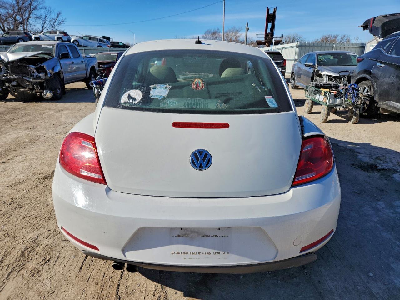 2013 Volkswagen Beetle - Image 6