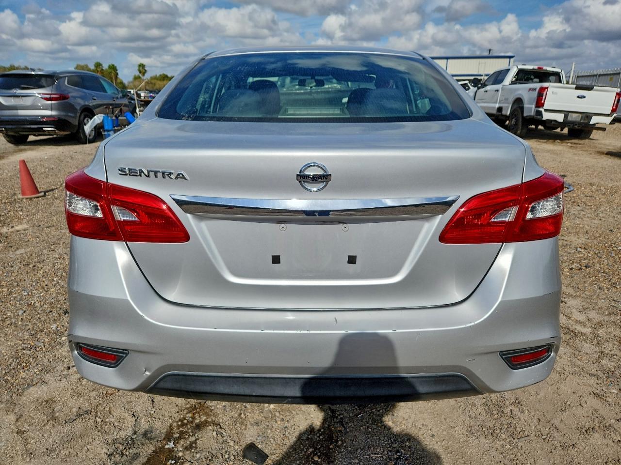 2016 Nissan Sentra S - Image 6