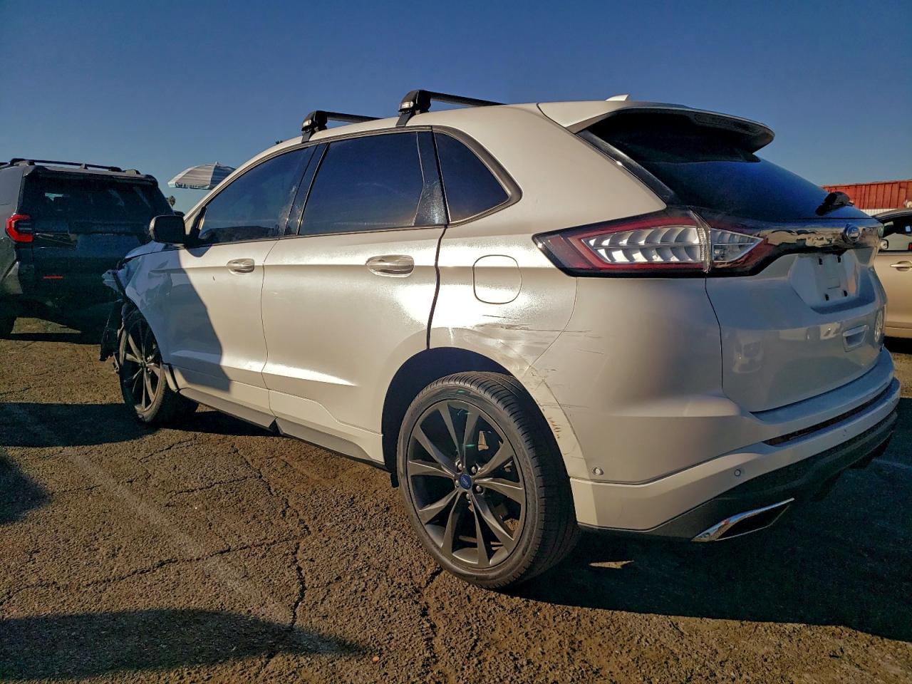 2015 Ford Edge Sport - Image 2