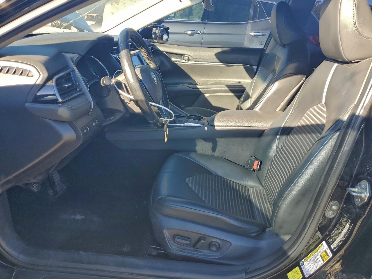 2020 Toyota Camry Se - Фото 7