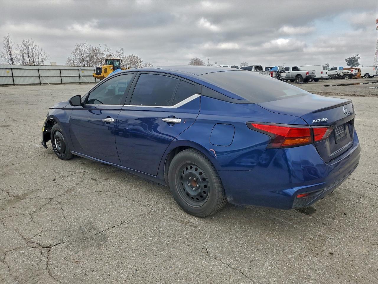 2021 Nissan Altima S - Фото 2