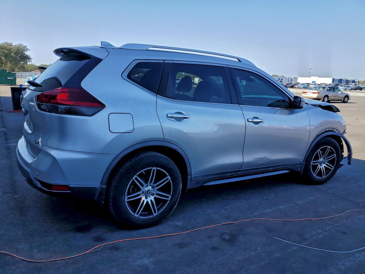 2019 Nissan Rogue S - Фото 3