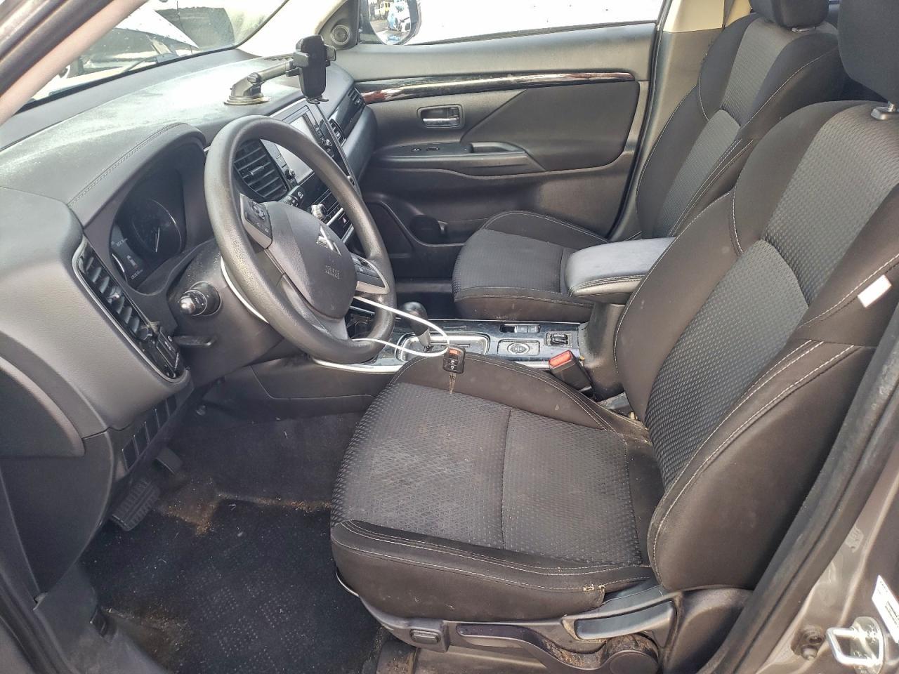 2020 Mitsubishi Outlander Se - Фото 7