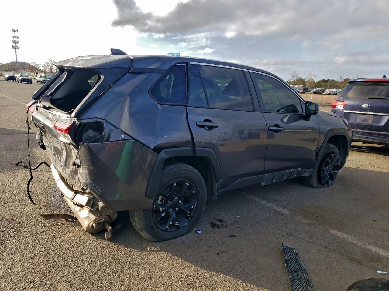 2024 Toyota Rav4 Le - Image 3