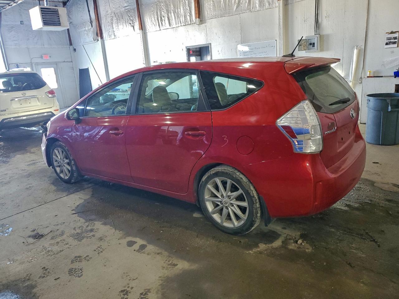 2012 Toyota Prius V - Фото 2