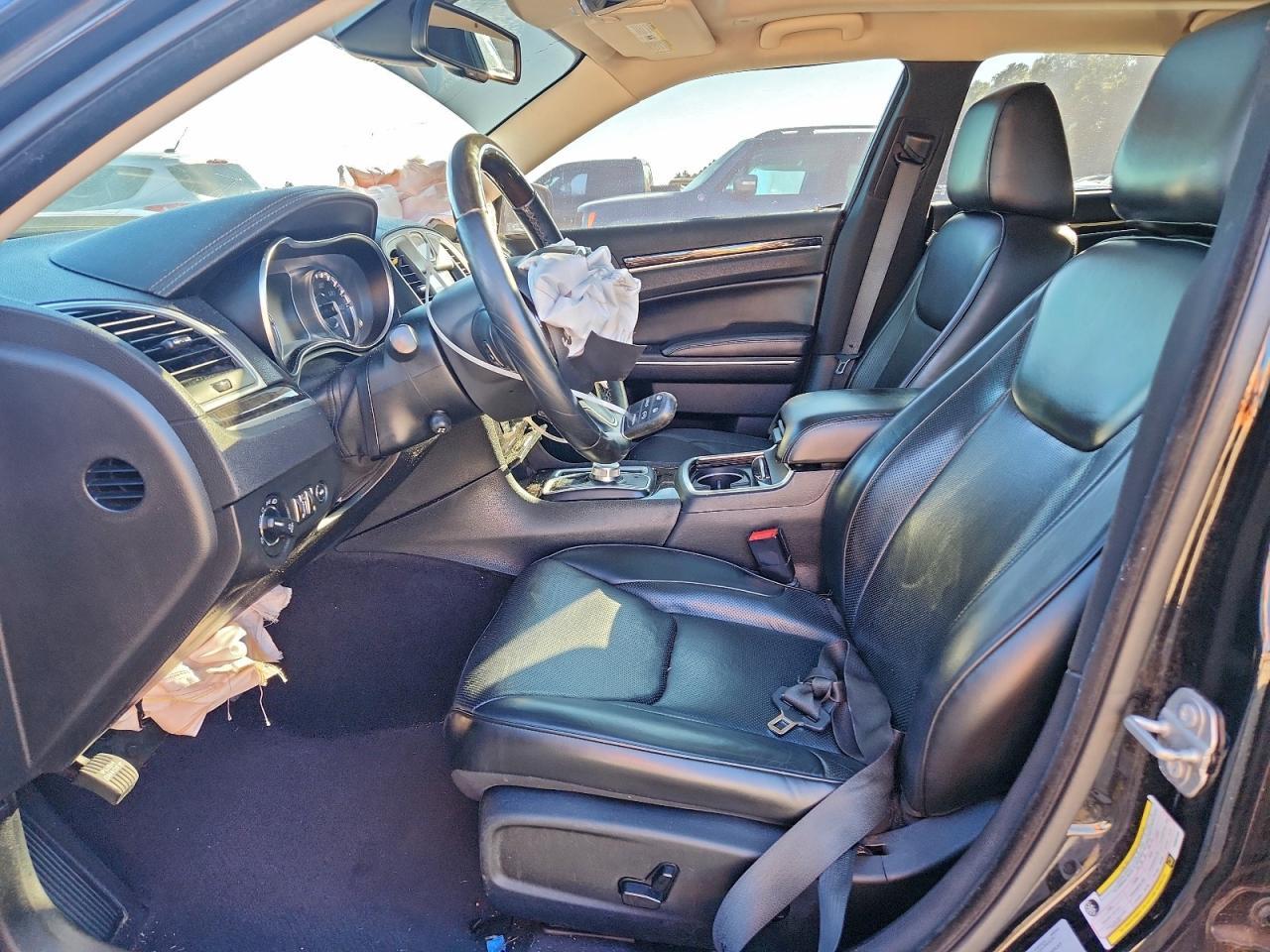 2017 Chrysler 300C - Фото 7
