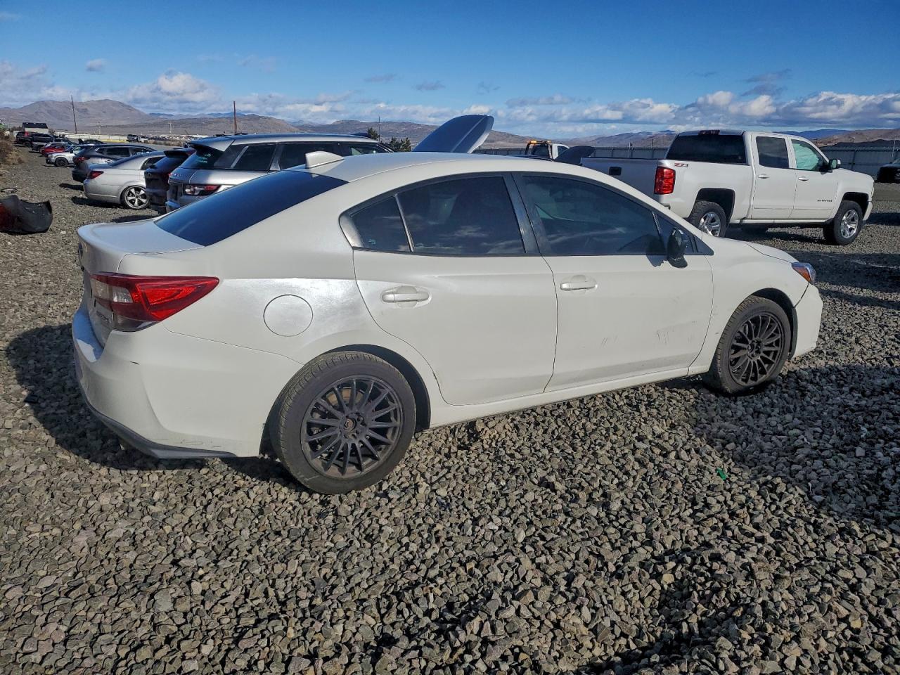 2017 Subaru Impreza Premium - Фото 3