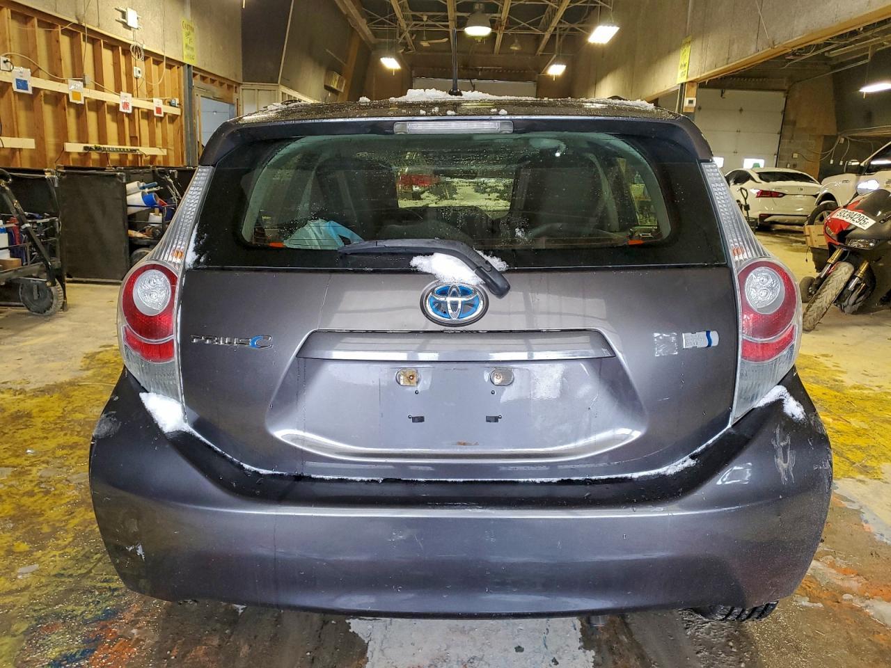 2013 Toyota Prius C - Фото 6