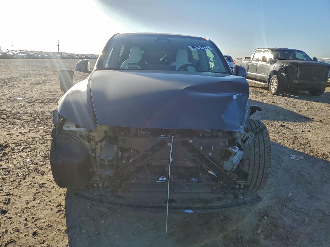 2026 Tesla Model Y - Фото 5