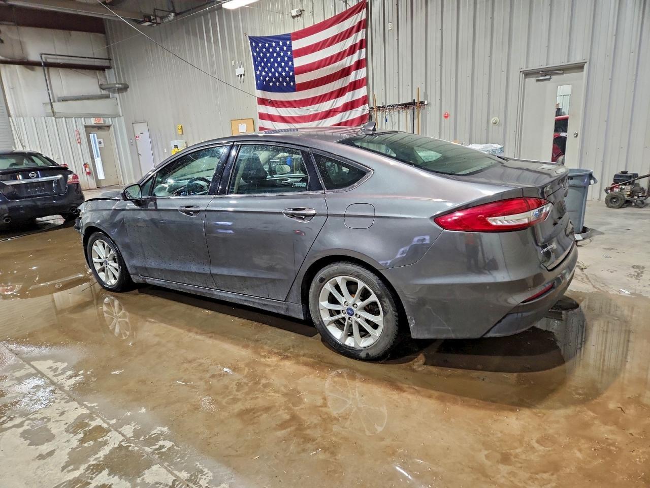 2019 Ford Fusion Se - Фото 2