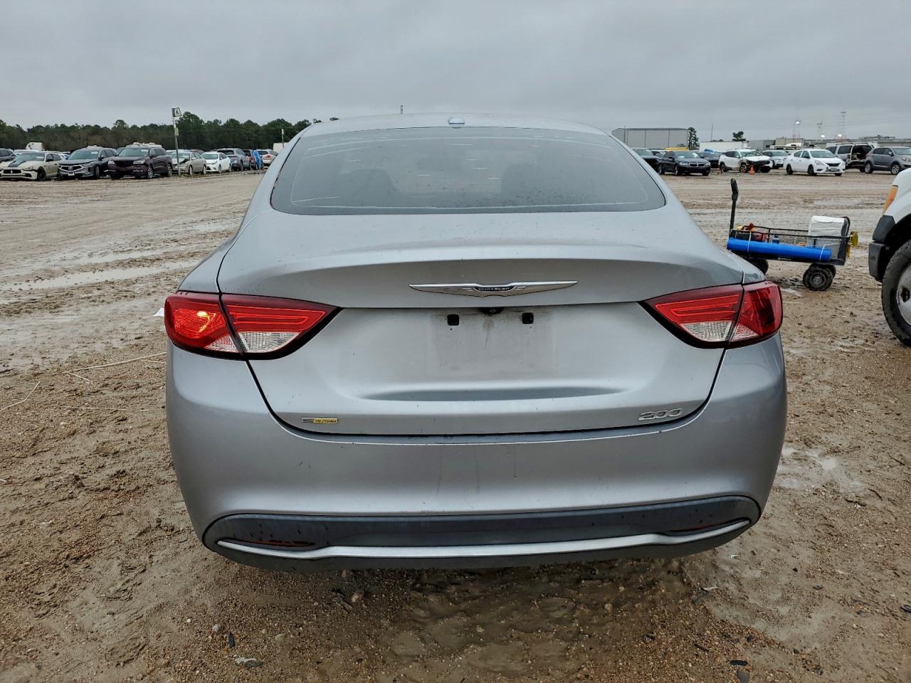 2015 Chrysler 200 Limited - Фото 6