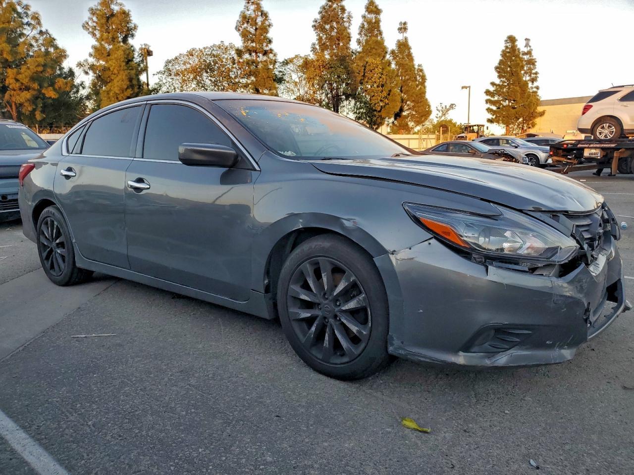 2017 Nissan Altima 2.5 - Image 4