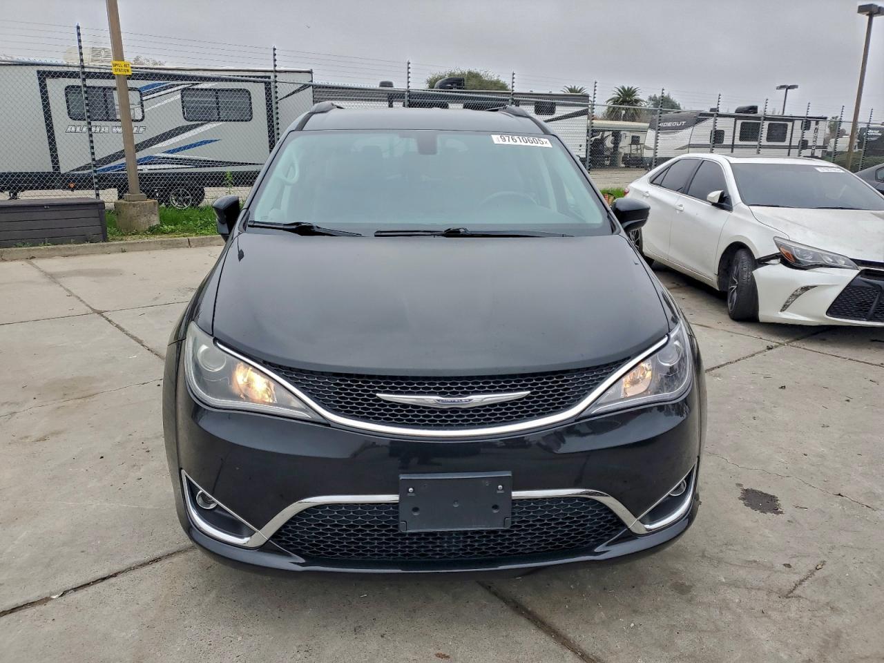 2017 Chrysler Pacifica Touring L - Фото 5