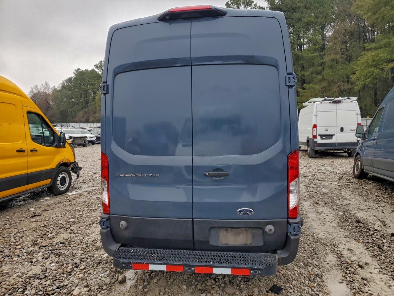2019 Ford Transit T-250 - Фото 6