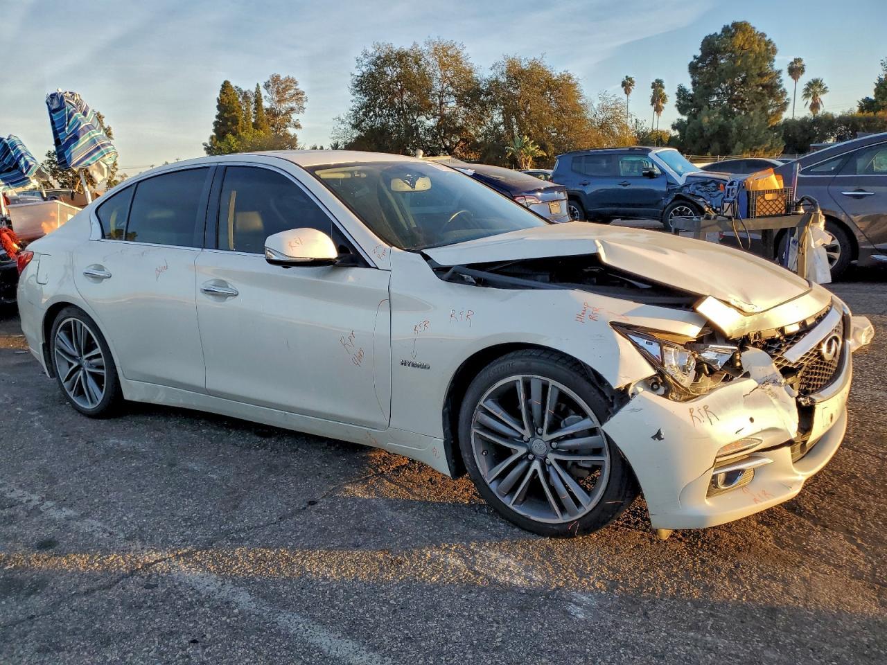 2016 Infiniti Q50 Hybrid - Фото 4