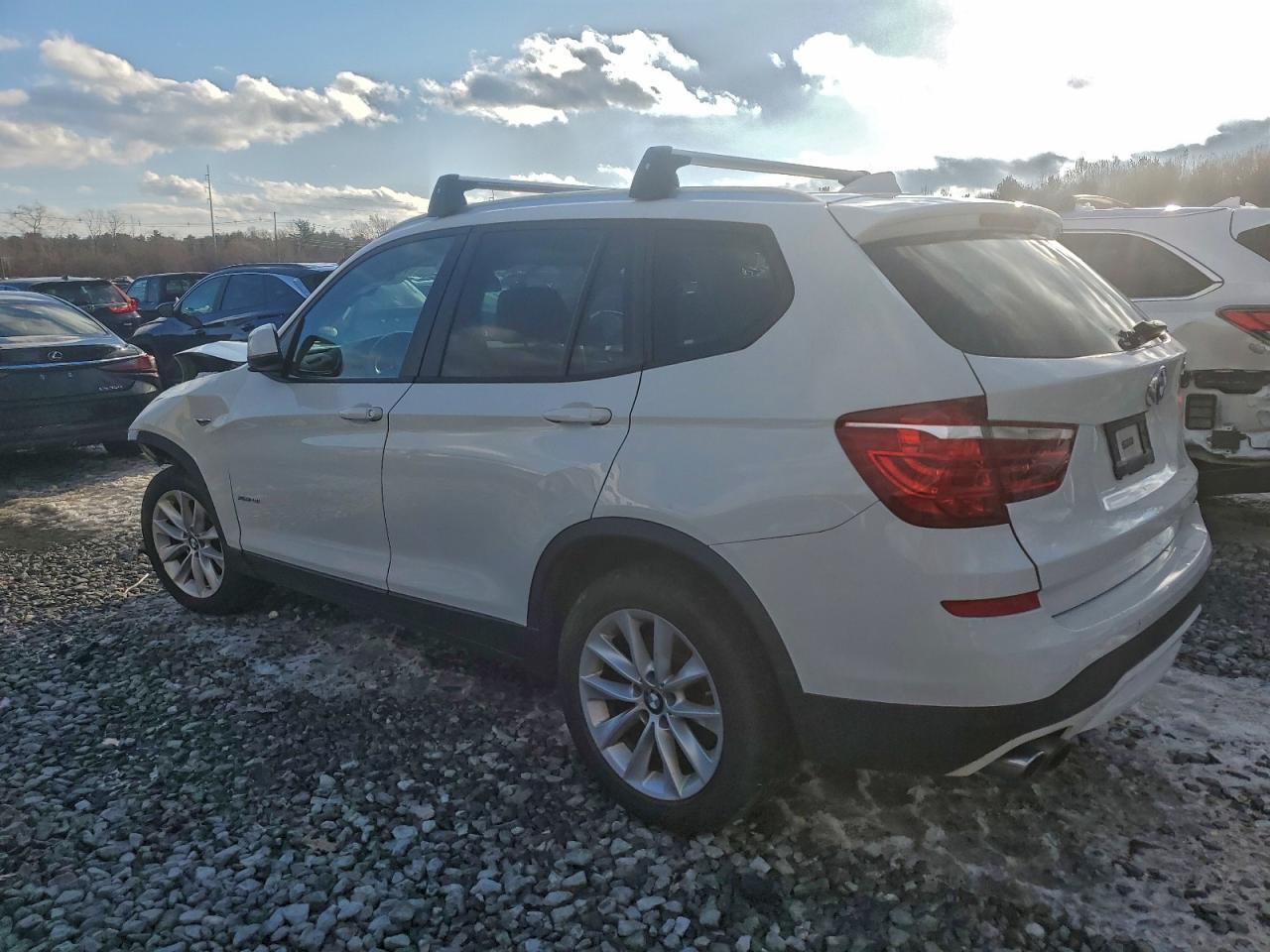 2017 BMW X3 xDrive28I - Фото 2