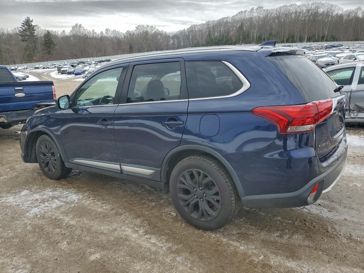 2017 Mitsubishi Outlander Se - Фото 2