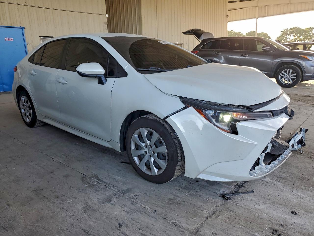 2022 Toyota Corolla Le - Фото 4