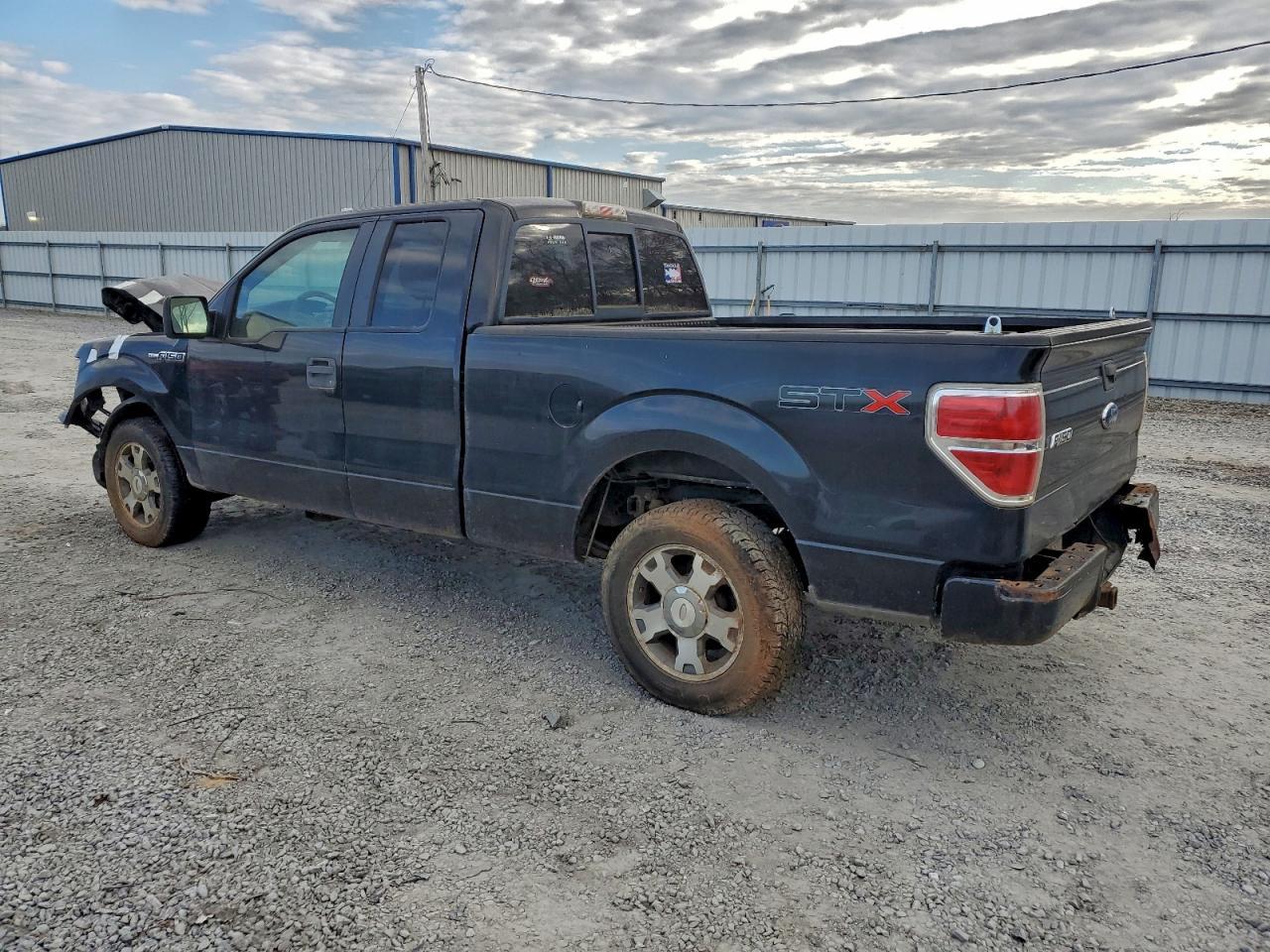 2010 Ford F150 Super Cab - Image 2