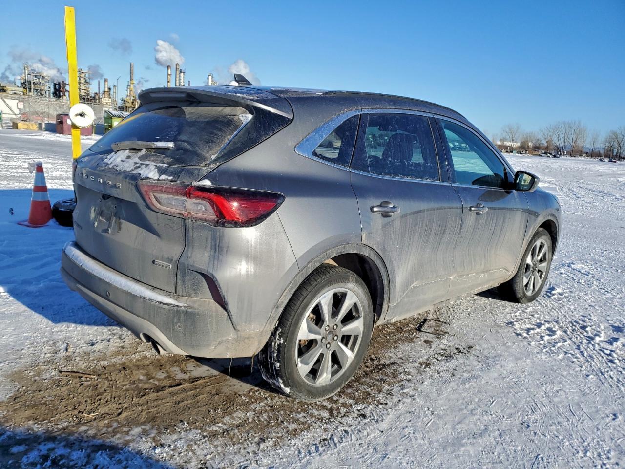 2024 Ford Escape Platinum - Image 3