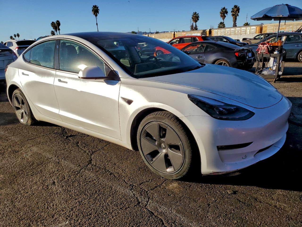 2022 Tesla Model 3 - Image 4