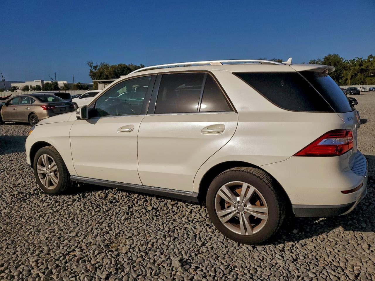 2014 Mercedes-Benz Ml 350 4Matic - Image 2