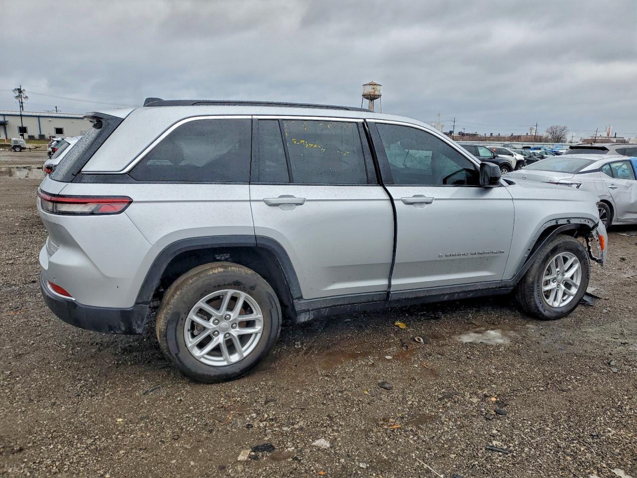 2025 Jeep Grand Cherokee Laredo - Image 3