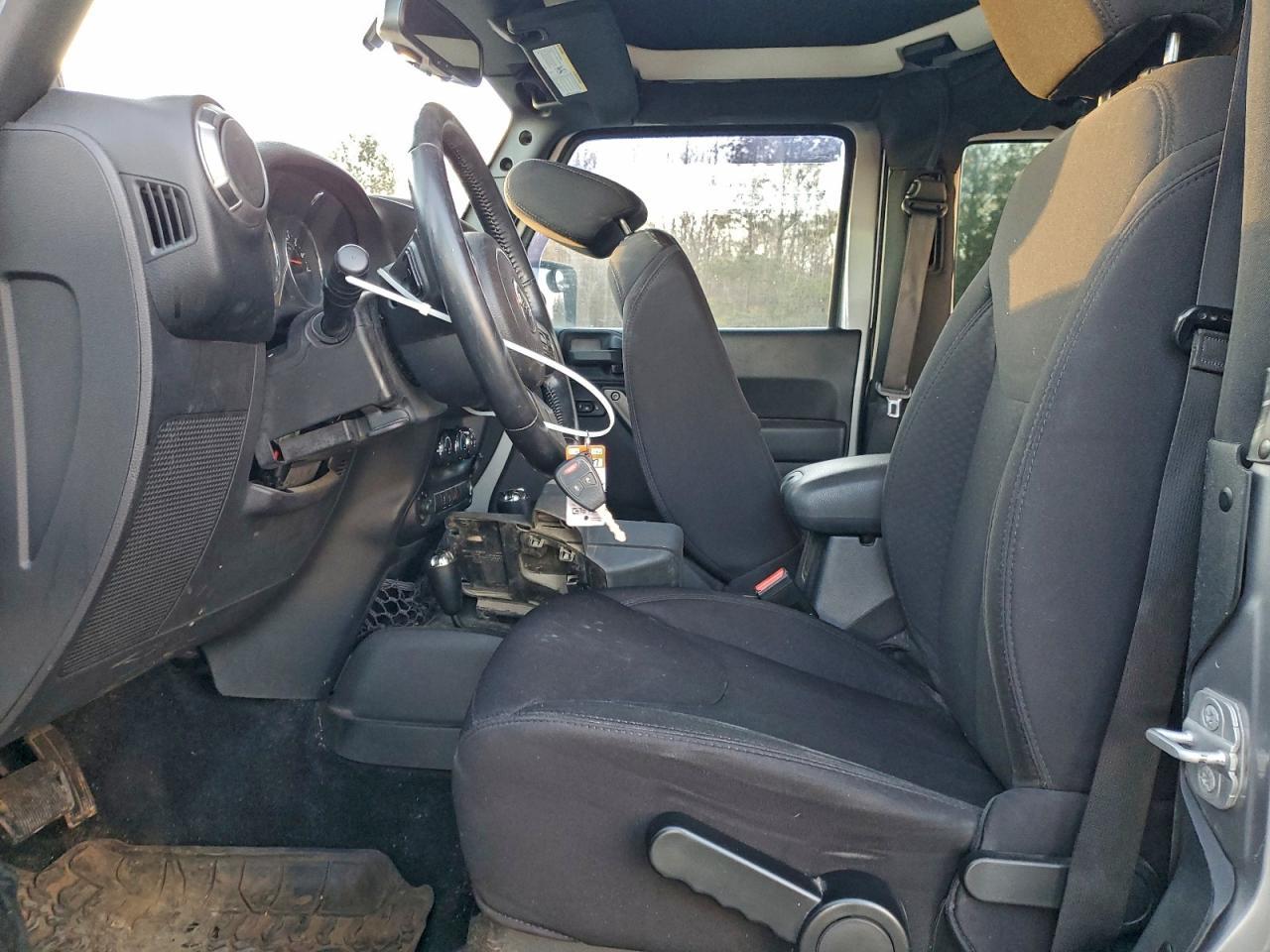 2014 Jeep Wrangler Sport - Фото 7