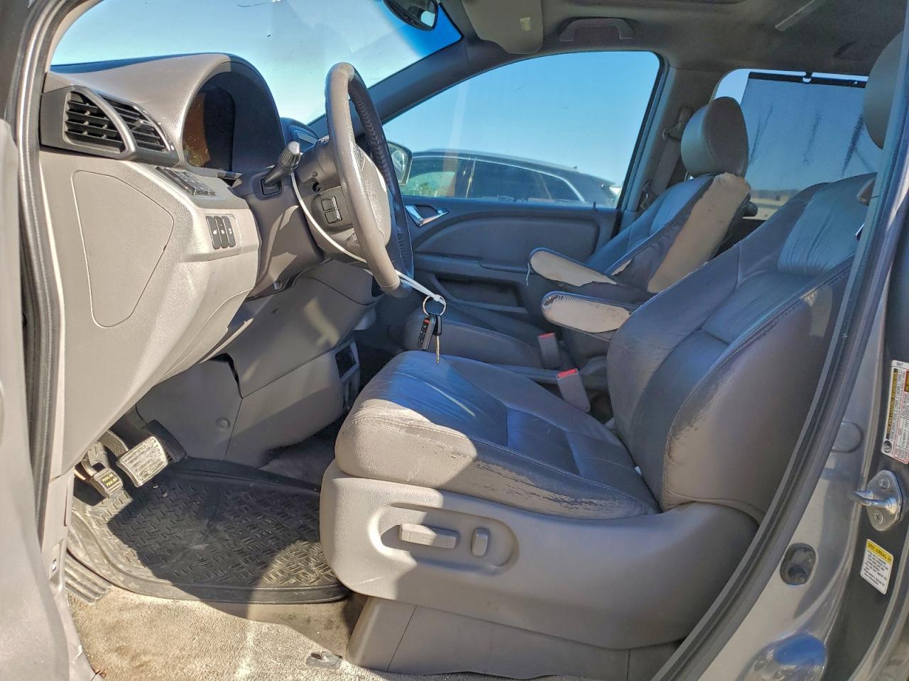 2010 Honda Odyssey Touring - Image 7