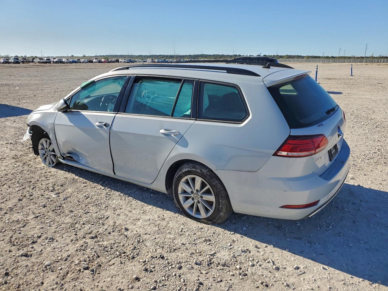 2018 Volkswagen Golf Sportwagen S - Image 2