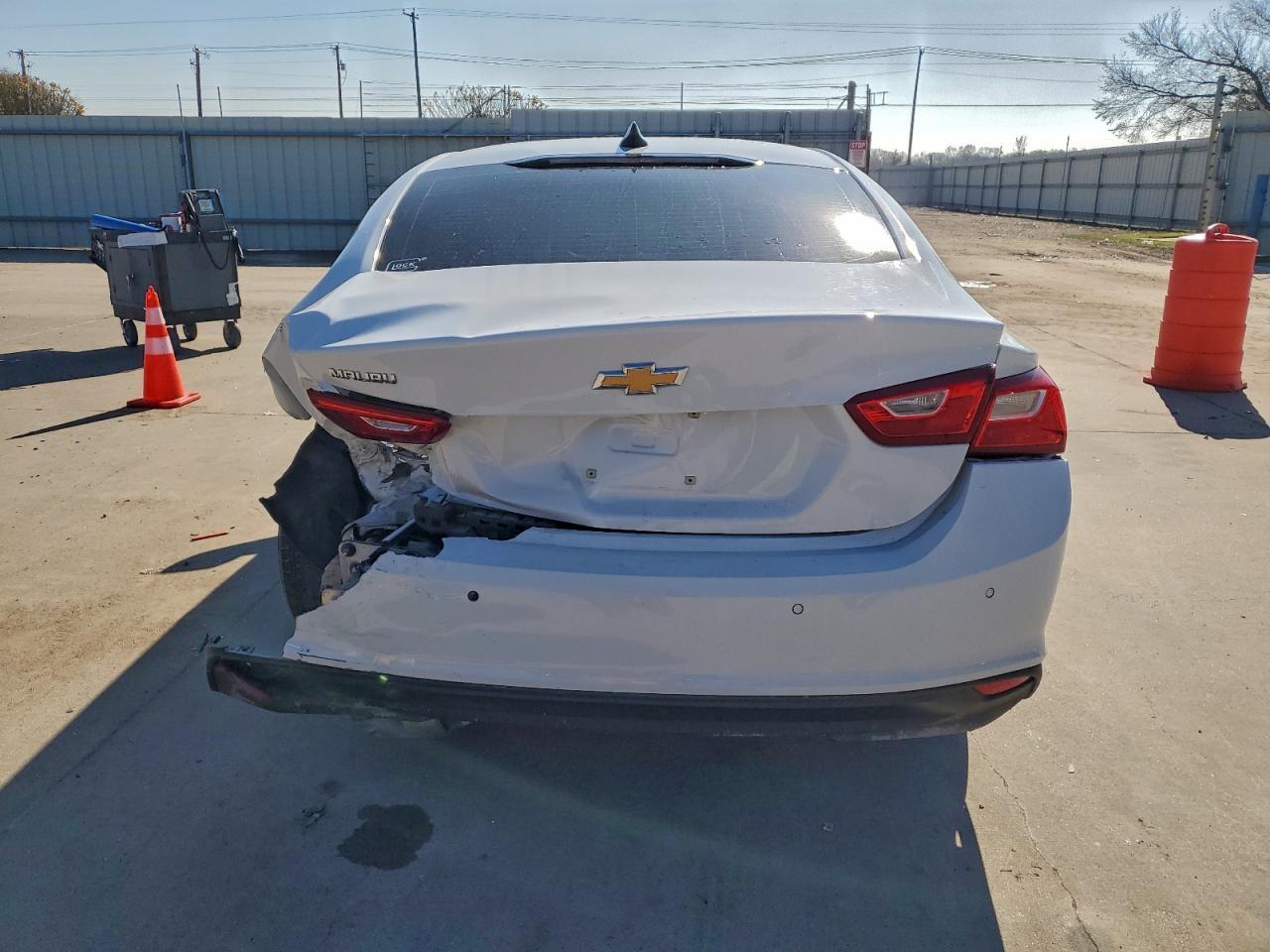 2021 Chevrolet Malibu Ls - Фото 6