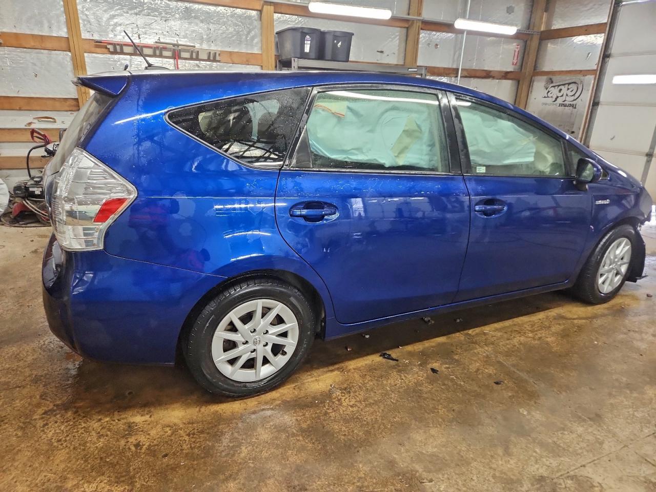 2013 Toyota Prius V - Фото 3