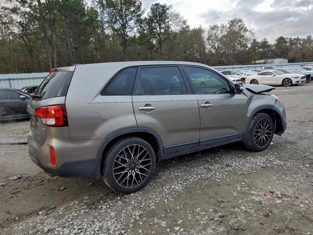 2015 Kia Sorento Lx - Image 3