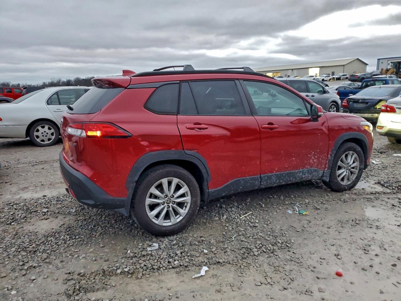 2022 Toyota Corolla Cross Le - Фото 3