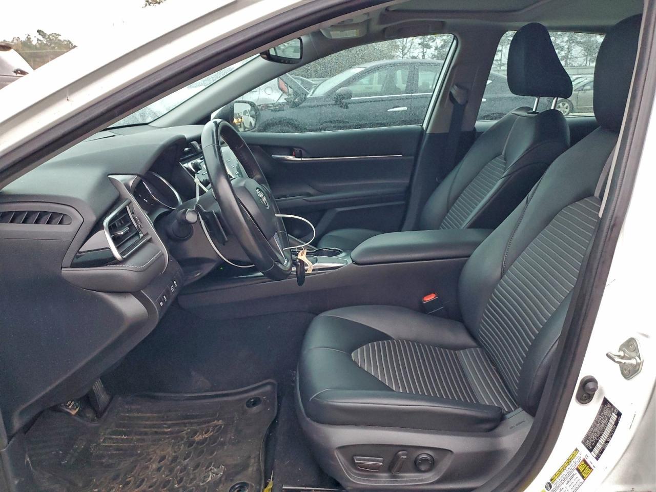 2020 Toyota Camry Se - Image 7