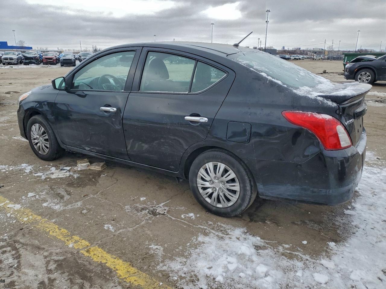 2019 Nissan Versa S - Фото 2