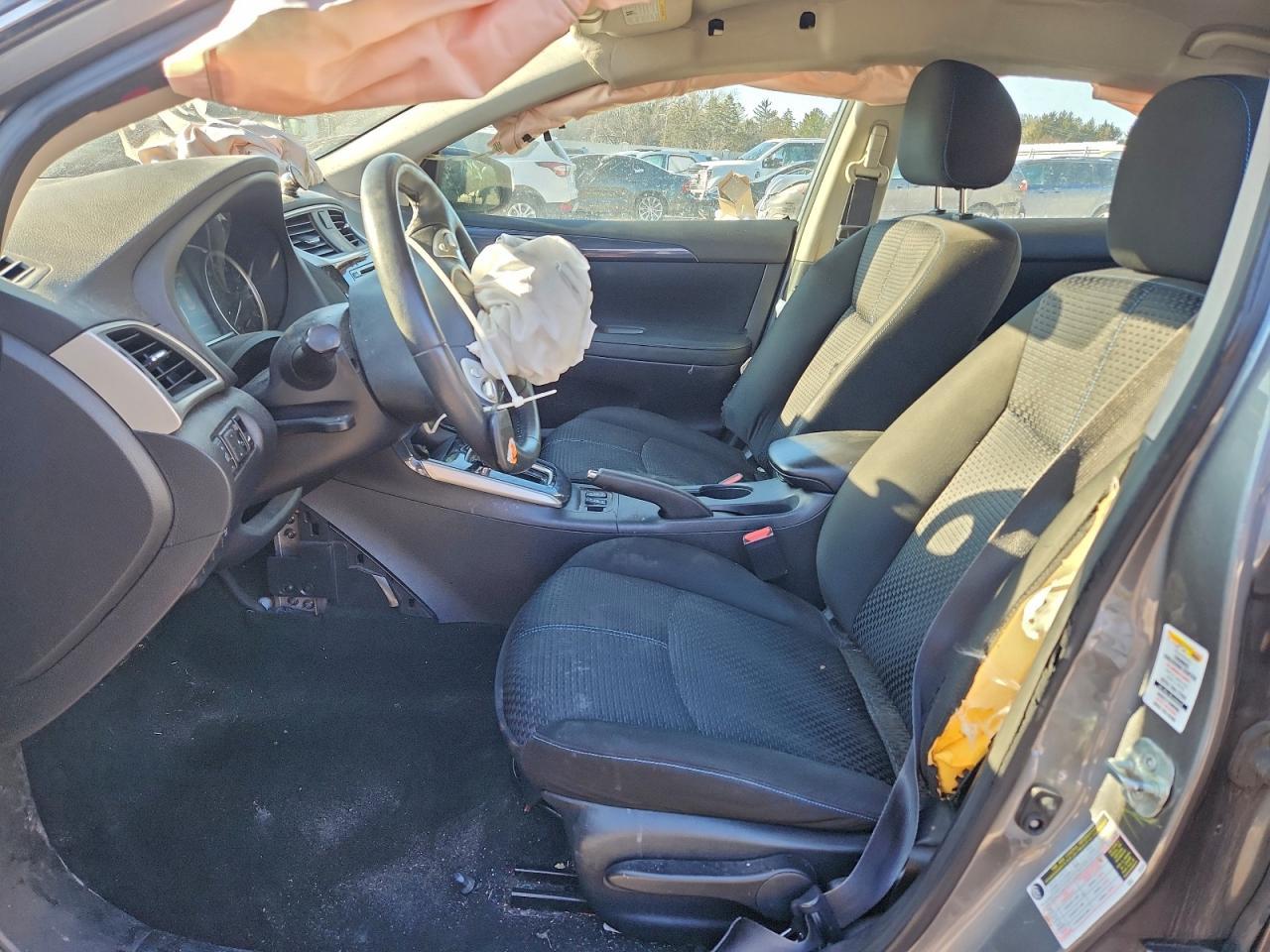 2017 Niss Sentra S - Image 7