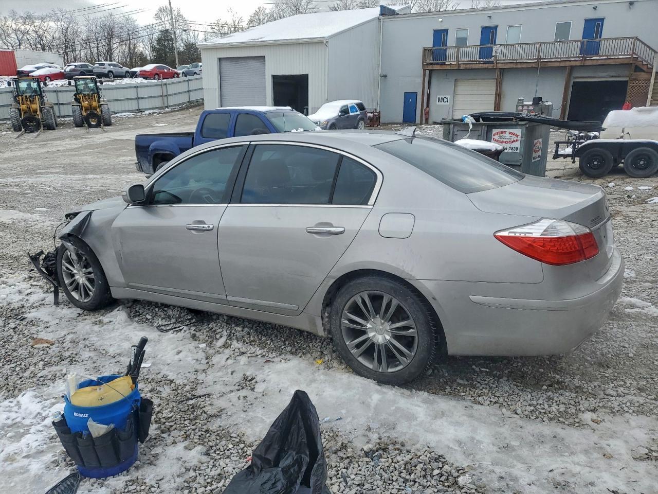 2011 Hyundai Genesis 4.6L - Фото 2
