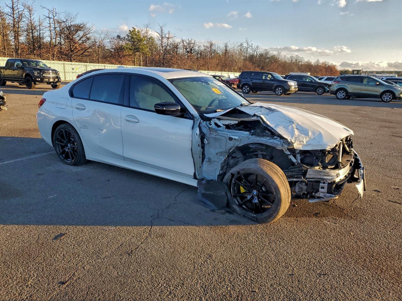 2021 BMW 330Xi - Фото 4