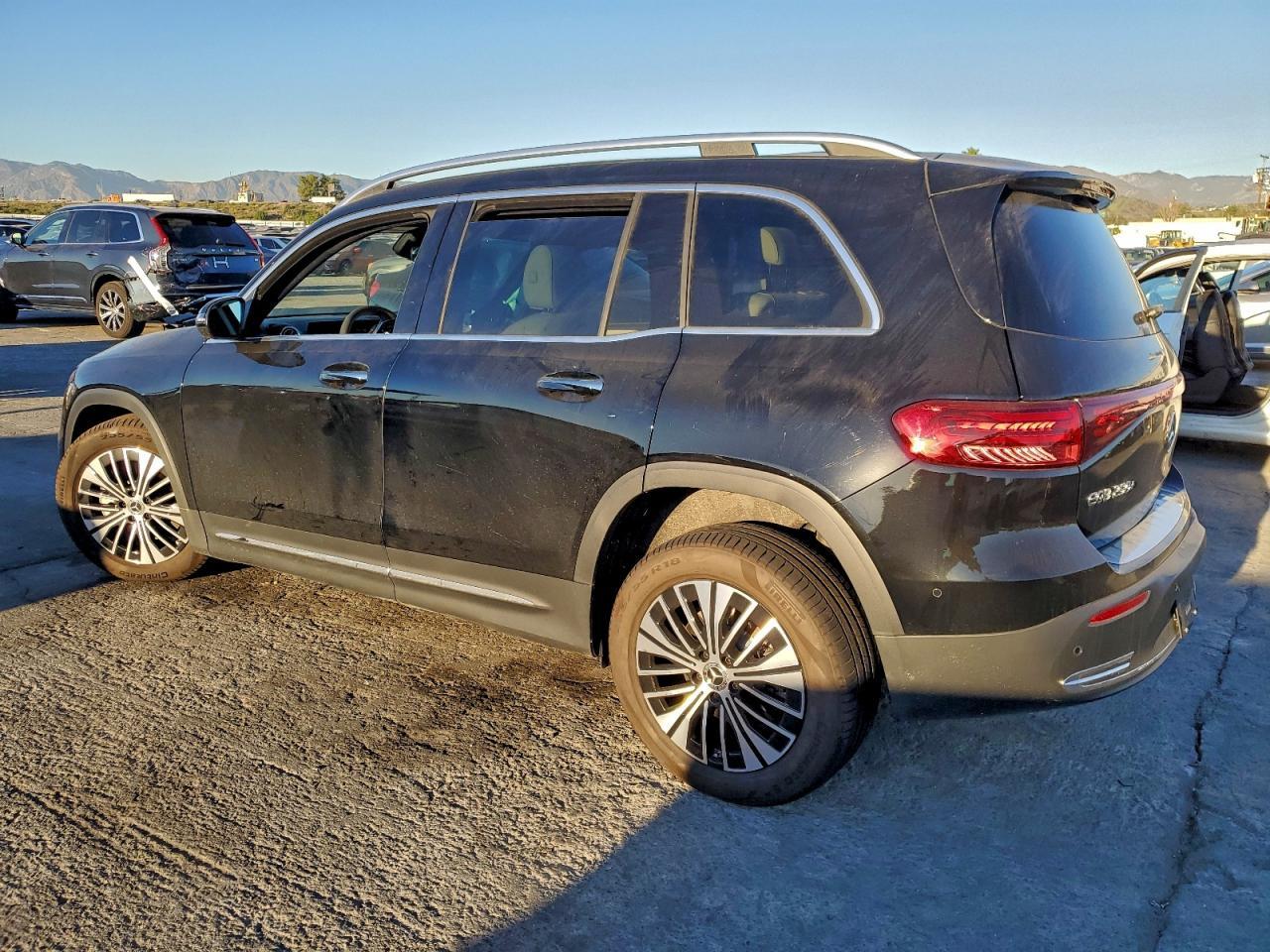 2025 Mercedes-Benz Eqb 250+ - Image 2