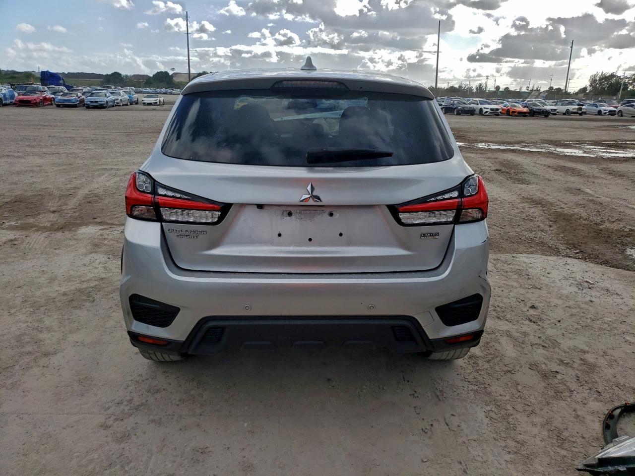 2022 Mitsubishi Outlander Sport Es - Image 6