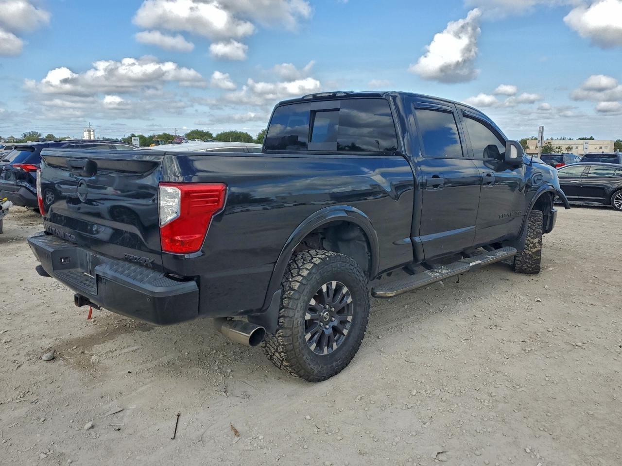 2016 Nissan Titan Xd Sl - Фото 3