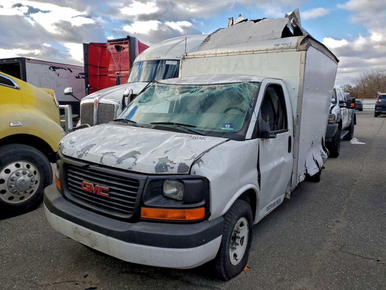 2012 GMC Savana Cutaway G3500