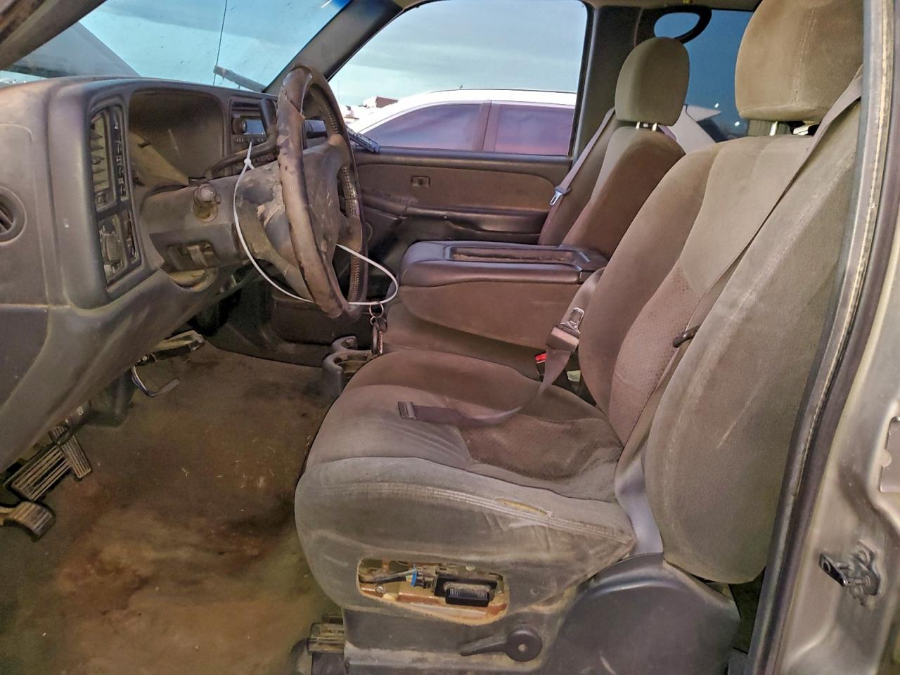 2003 Chevrolet Silverado K2500 Heavy Duty - Image 7