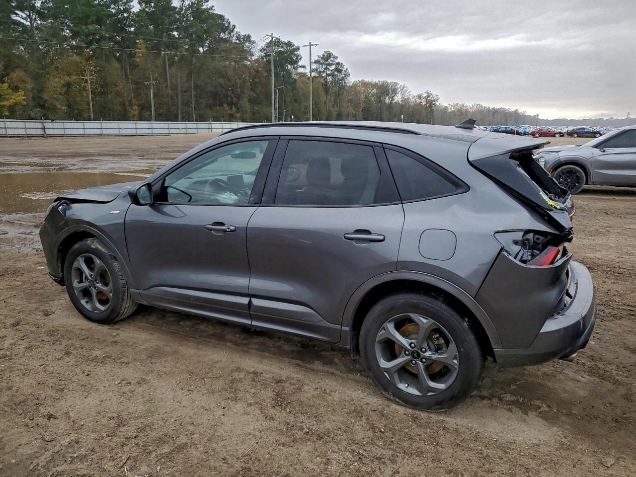 2023 Ford Escape St Line - Image 2