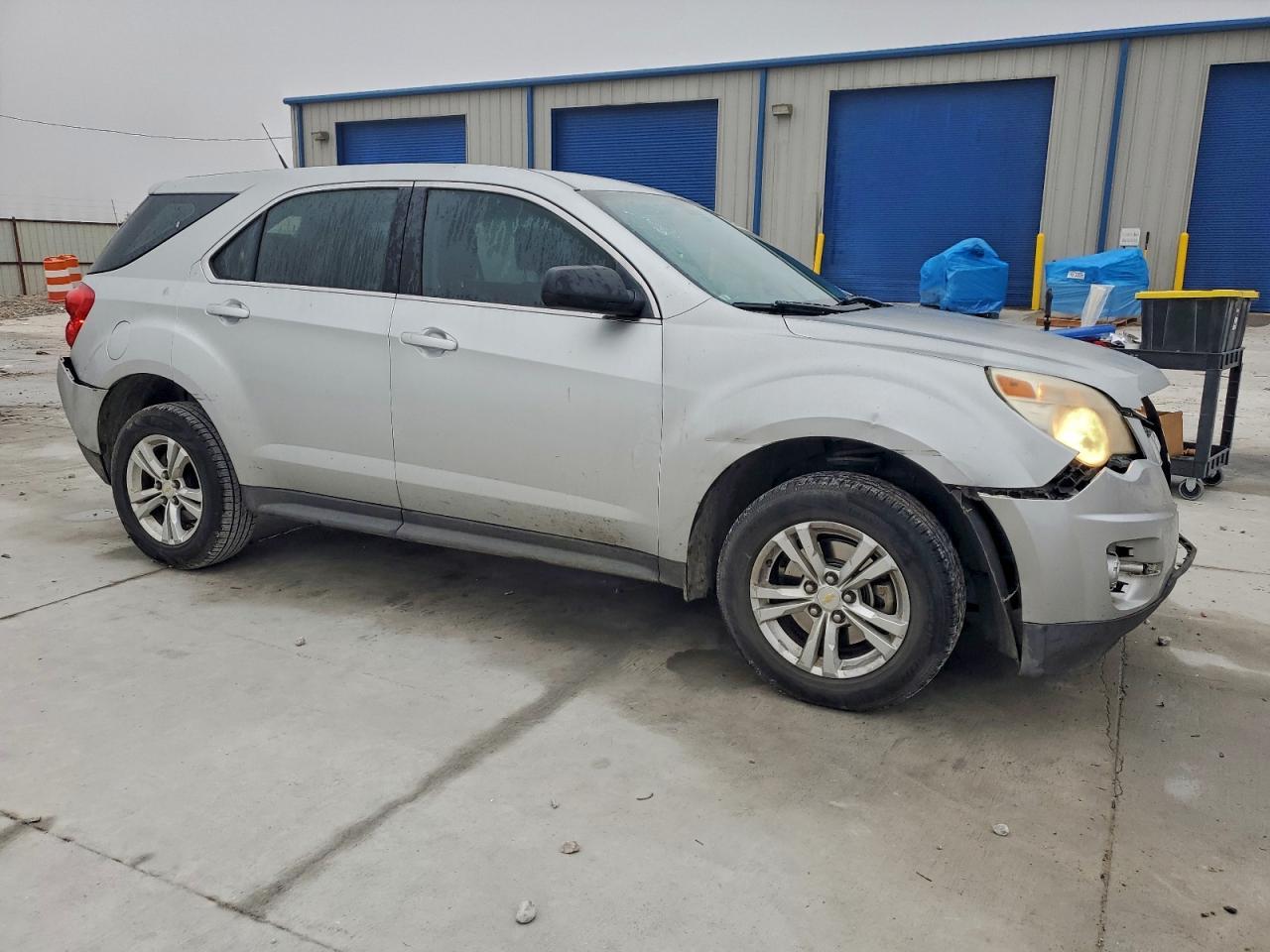 2011 Chev Equinox Ls - Image 4