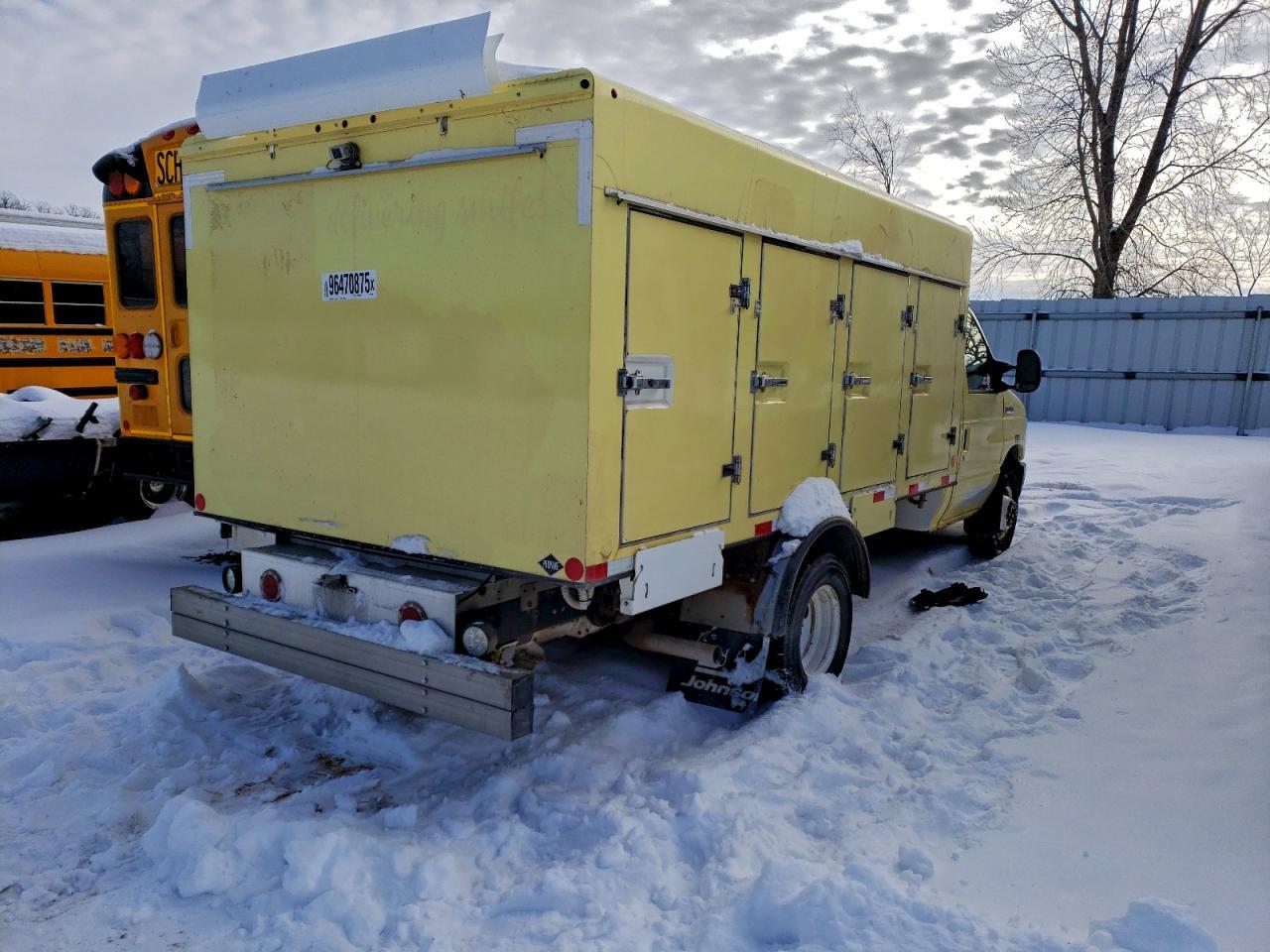 2018 Ford Econoline E450 Sd Cutaway 6.8L V10 - Image 3