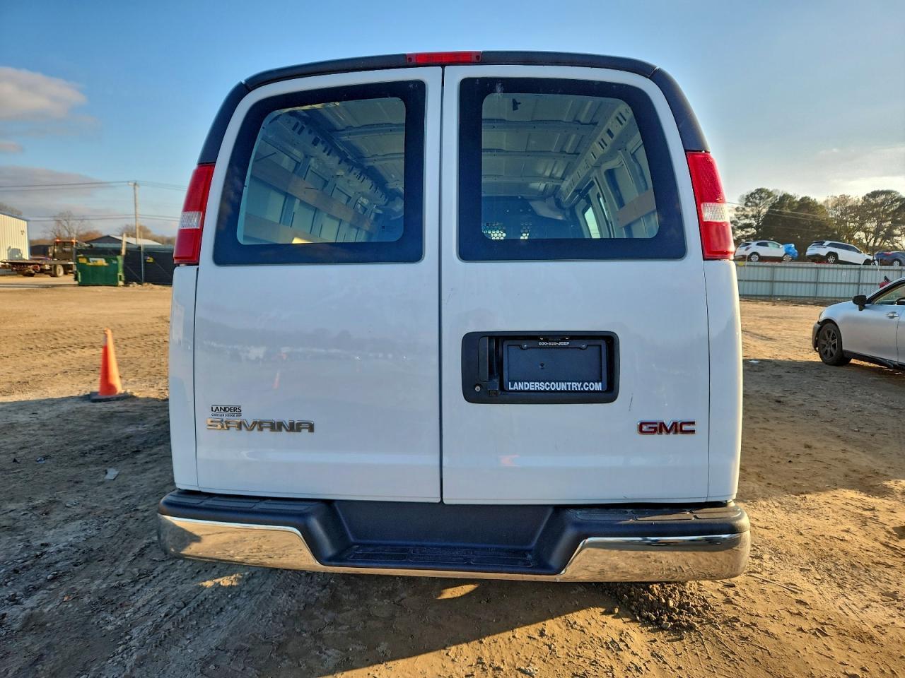 2023 GMC Savana Cargo 2500 Utility / Service Van - Image 6