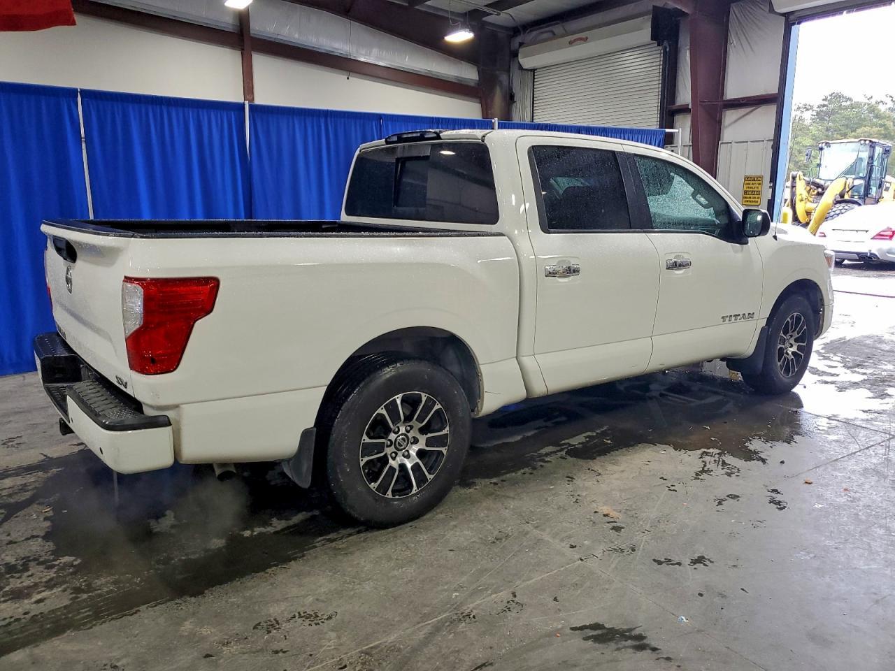 2021 Nissan Titan Sv - Фото 3