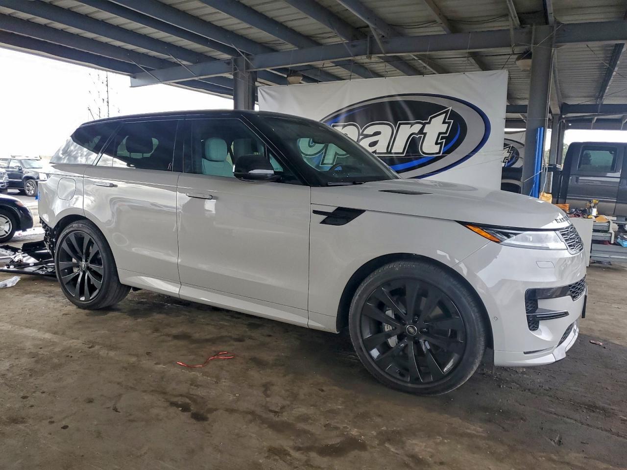 2025 Land Rover Range Rover Sport Dynamic Se - Image 4